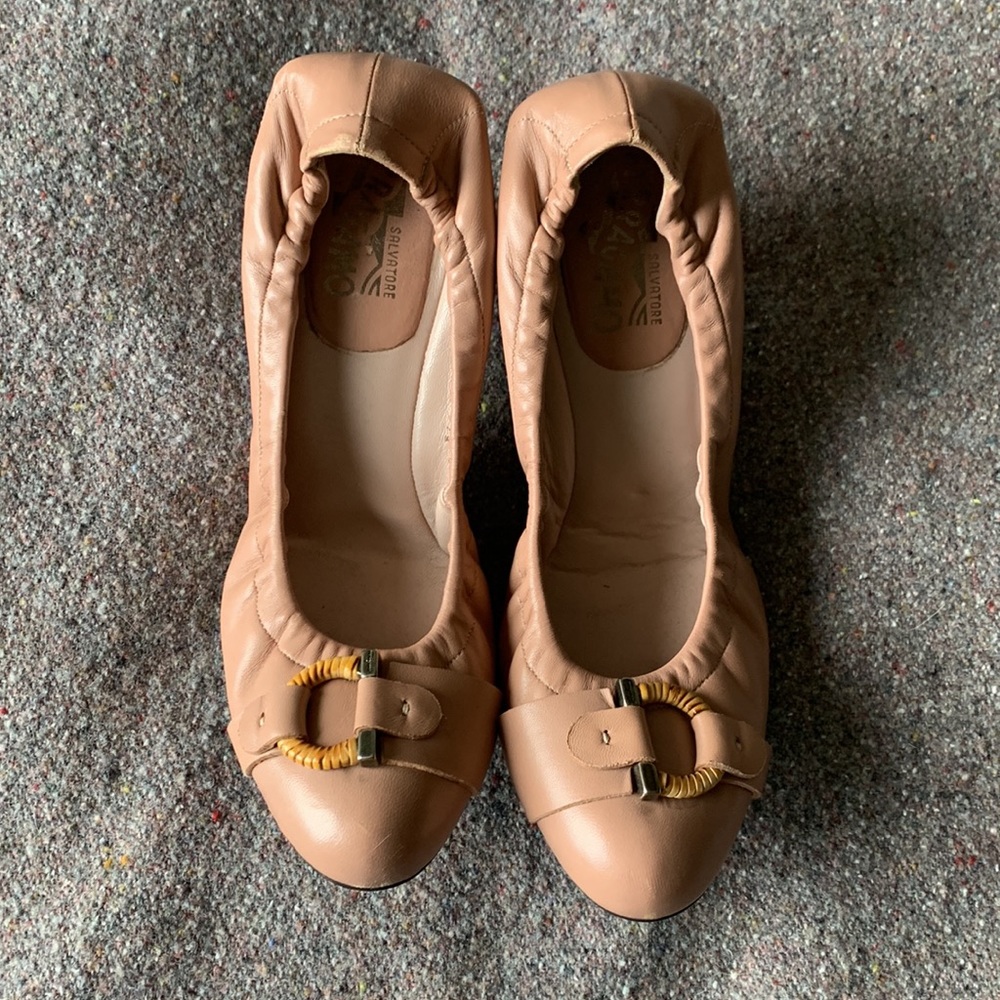 Women’s Nude Ferragamo Leather Heels (Size 8 1/2 C) - Picture 2 of 11